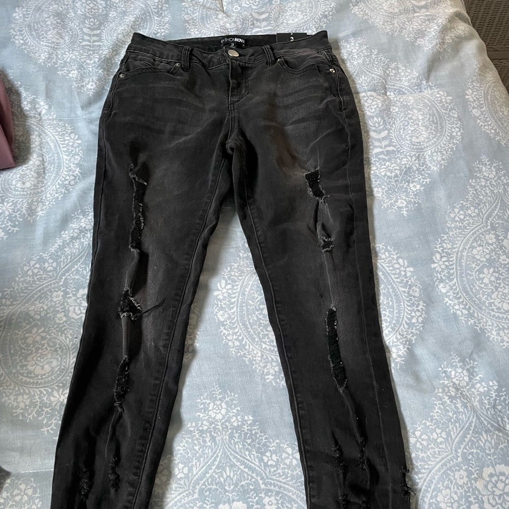 Fashion nova ripped jeans
